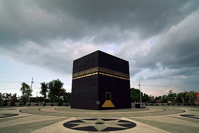 Wisata Religi Replika Ka'bah Probolinggo