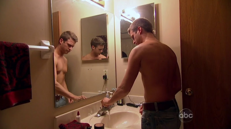 William Holman Shirtless on The Bachelorette s7e01