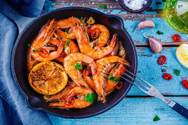 روبيان بالثوم والكزبرة وصفة شهية وسهلة