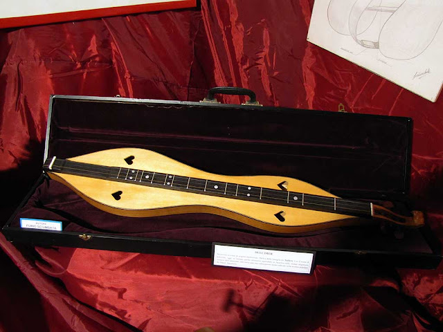 Dulcimer, Appalachian dulcimer, lutherie workshop, Furio Sciumbata, Livorno