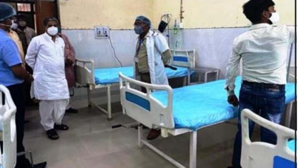 कोविड अस्पताल के संचालन से मरीजों को मिलेगी सुविधा मुकुट बिहारी वर्मा कैबिनेट मंत्री ने चिकित्सालय के शीघ्र संचालन के दिये निर्देश #Bahraichnews 