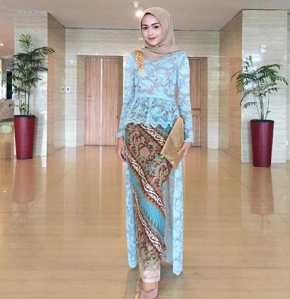  Model Baju Kebaya Batik Modern Terbaru Model Baju 2019