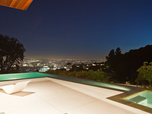 Picture of the city lights from the Sunset Plaza Drive Residence