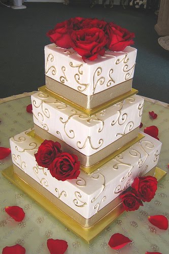 Ivory and Gold Square Wedding Cake To see daily pictures recipes 