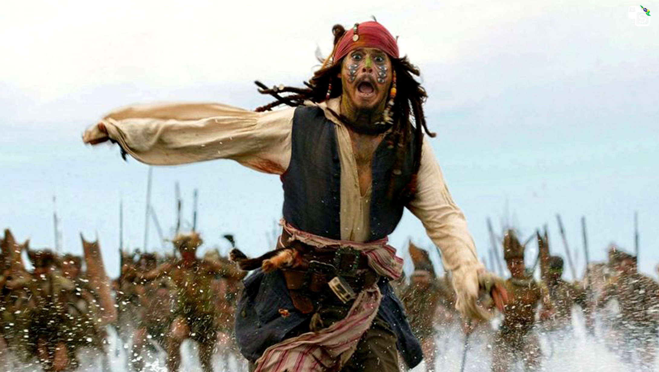 Пираты пародия. Джонни Депп пираты Карибского моря. Капитан Джек Воробей бежит. Пираты Карибского моря Джек. Джек Воробей убегает.