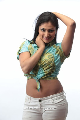 Hari Priya hot navel show stills