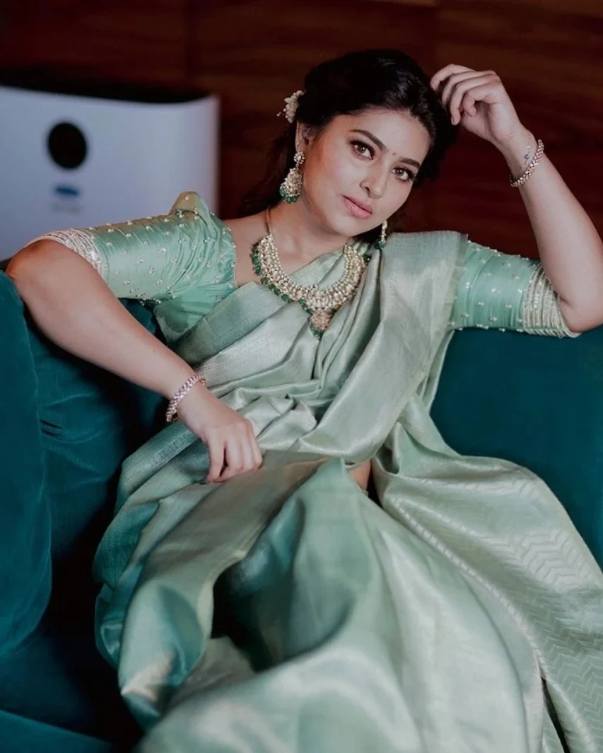Actress Sneha Traditional Saree photoshoot HD Stills