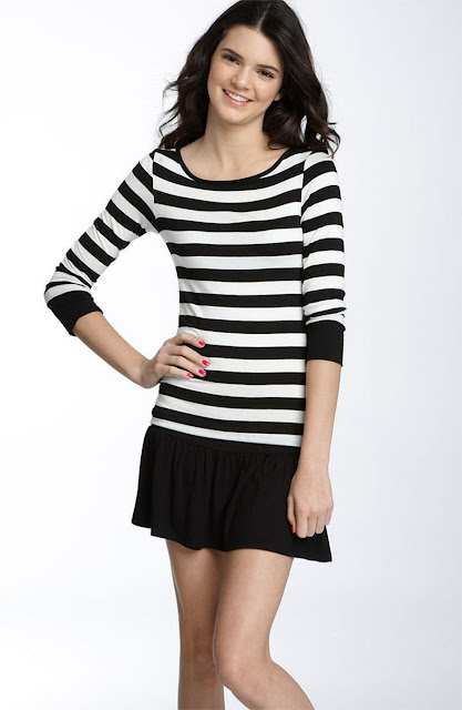 Model Kendall Jenner-Trendy Stylish Striped Fashion Style  