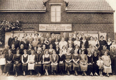 L’estaminet franco-polonais de Bully-les-Mines, années 30 (source Rcp-Rayonnement culturel polonais)