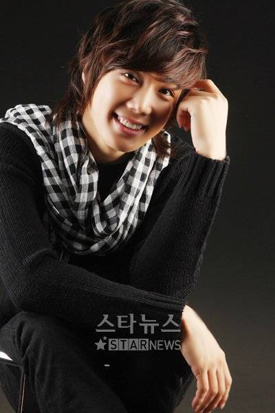 park jung min profile. Park Jung Min, 24,