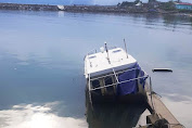   Tertangkap Kamera, Speedboat Bertuliskan 'Polisi' Tenggelam di Pantai Dekat Pelabuhan TPI BIREA