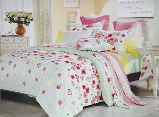 sprei motif bunga pink kecil