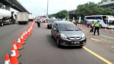 Update Kondisi Lalu Lintas Pukul 11.00 WIB: Rekayasa Lalu Lintas Yang Berlaku di Jalan Tol Jakarta-Cikampek Arah Cikampek