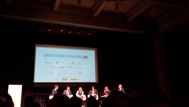 Mesa redonda del Encuentro organizado por preciosdevivienda.es