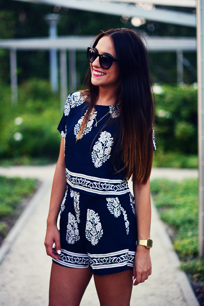 http://furioussquirrel.blogspot.com/2015/08/navy-white.html