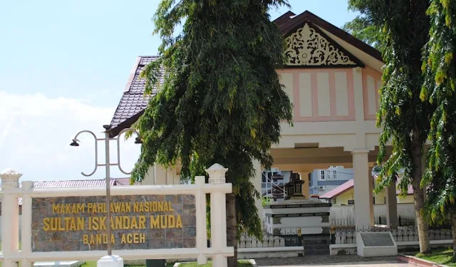 makam sultan iskandar muda