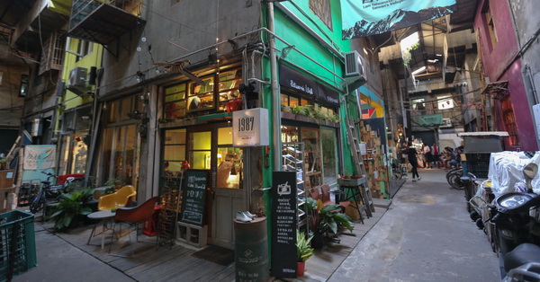 台中西區|忠信市場|荒廢的老市場轉變為藝文空間和咖啡館