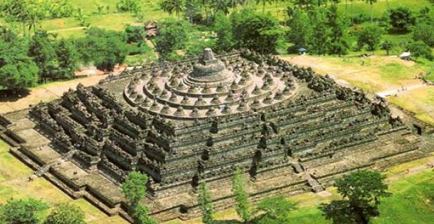 candi borobudur kerajaan mataram kuno