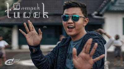 Download Lagu Mp3 Denny Caknan - Sampek Tuwek