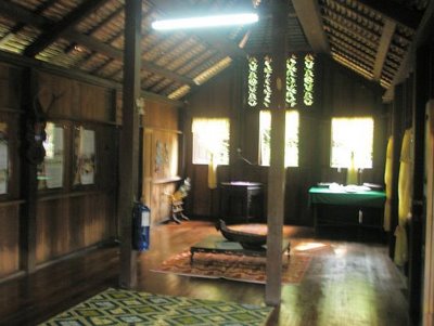 ARSITEKTUR RUMAH ADAT BETANG SUKU DAYAK 