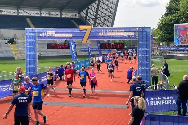 Touching Moment Rugby Player Carries Terminally Ill Teammate in Marathon