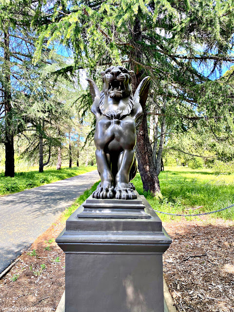 León Alado en el Mausoleo de la Familia Stanford