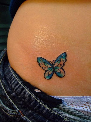 TATTOO TATUAJE PEQUEÑO DE MARIPOSA  EN CADERA