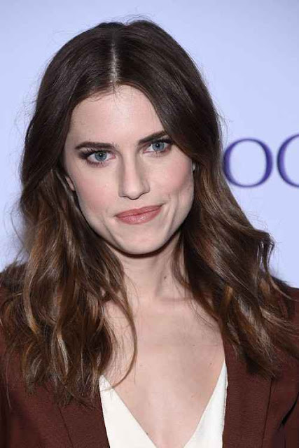 Allison Williams Awesome Profile Pics