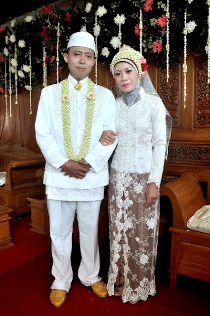 45 Model Kebaya  Pengantin Jawa  Timur Modern Terbaru 2021 