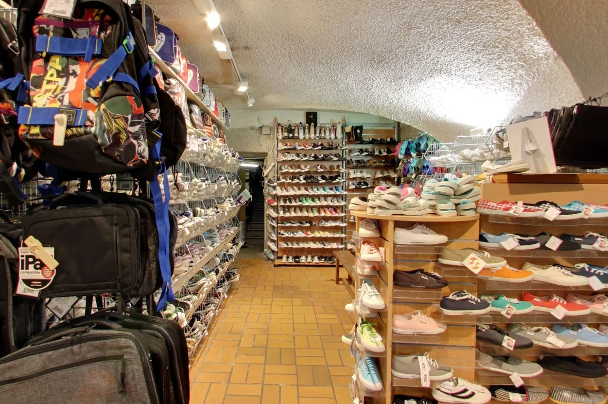 chaussures et sac à dos stocks bellecour