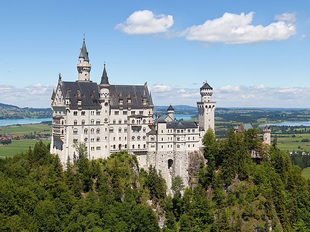 Famous Landmarks around the World Neuschwanstein Castle