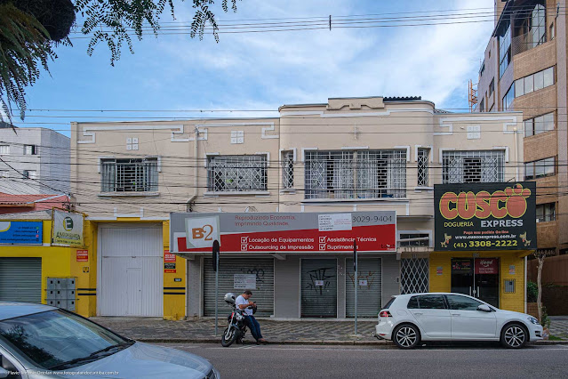 Predinho na Rua Lamenha Lins - fachada