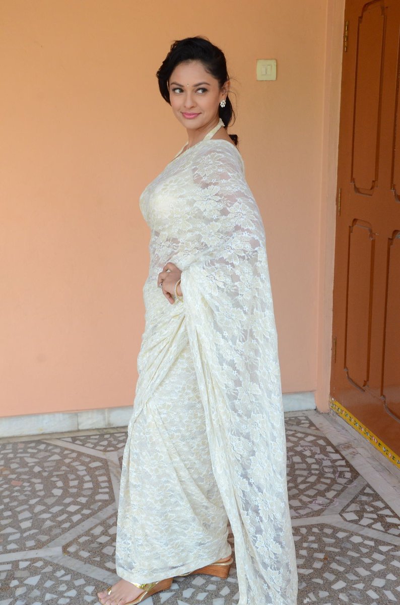 Actress PoojaKumar Latest HD Images