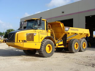 Dump truck small size (maximum capacity of 25 tons)