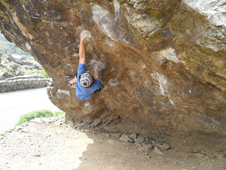 Jerry's Roof, Llanberis Pass, Bouldering, Climbing, Andrew Lyons, Andrew McQue, Andy McQue