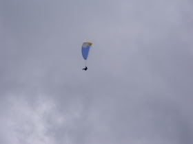 Hang-glider over Hillend Hang-glider_2nd_flight