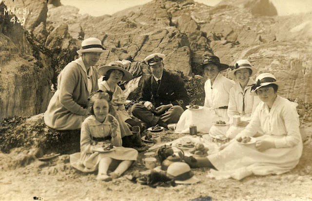 Fotografías de un día en la playa a principios del siglo XX