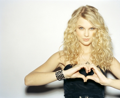 Heart Hands was created by the ITS's very own presidents Taylor Swift 