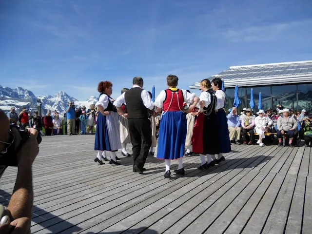 Yodelers performing in Männlichen Switzerland