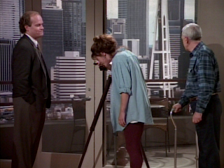 Frasier, Daphne, and Martin search the Seattle skyline