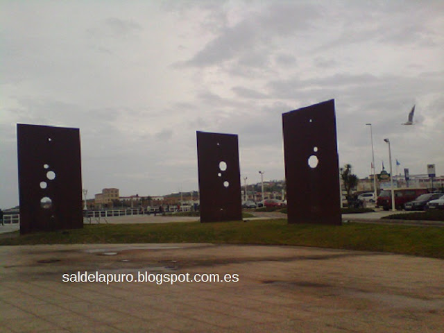 escultura-chapas-gijón