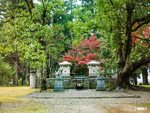 熊野本宮・旧社地「大斎原」の二基の石祠