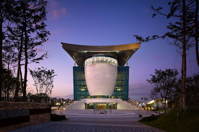 01-Gyeongju-Arts-Center por Samoo-Arquitectos-Ingenieros