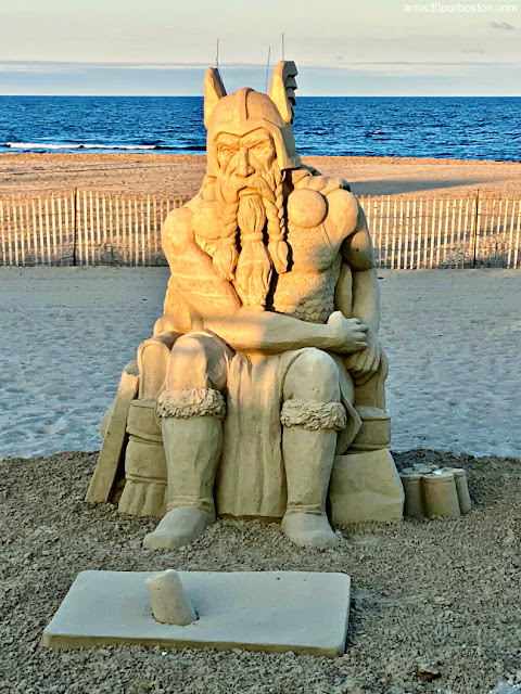 "Obsolete" de Carl Jara en Hampton Beach, New Hampshire