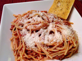 Spaghetti with Tomato-Turkey Ragu and Garlic Bread