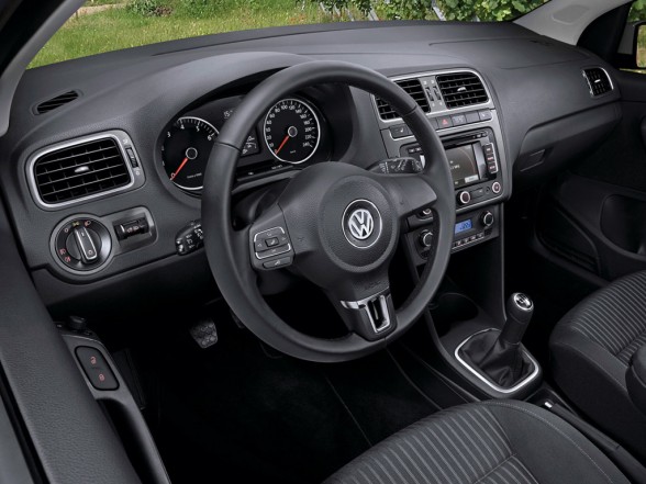 Volkswagen Polo 3-Door 2010 Interior Design