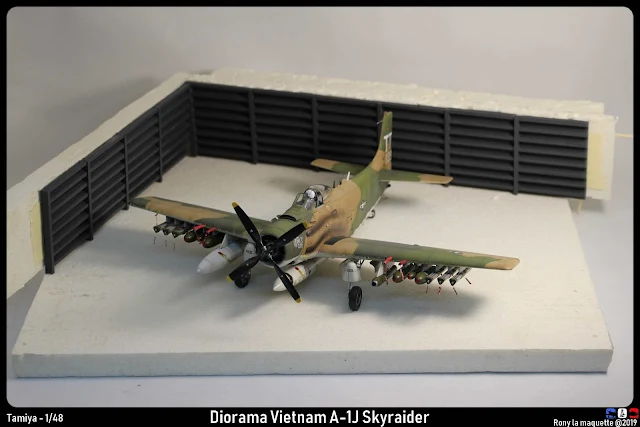 Choix de la disposition du diorama du A-1J Skyraider au Vietnam au 1/48.