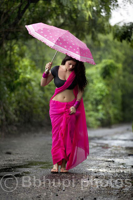 Jyothi Rana cleavage and navel