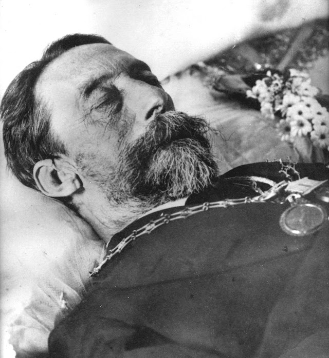 9 de Agosto de 1899: a morte do patriarca