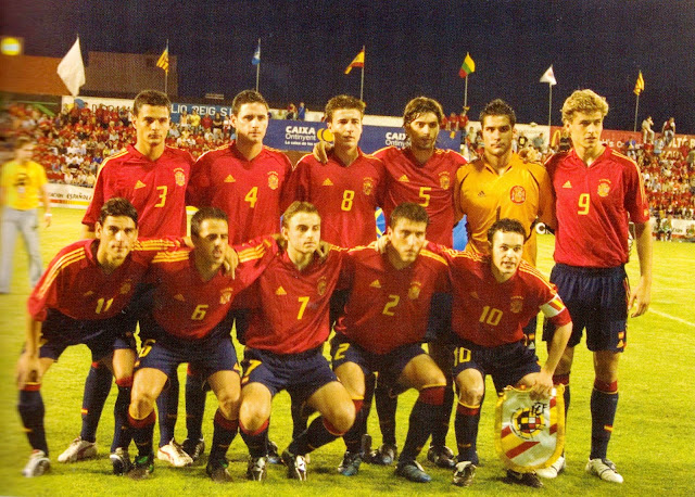 📸SELECCIÓN DE ESPAÑA SUB 21 📆3 junio 2005 ⬆️Carlos Peña, Melli, Gabi, Jarque, Moyá, Fernando Llorente. ⬇️Gavilán, Vitolo, Héctor Font, Zapater e Iniesta. SELECCIÓN DE ESPAÑA SUB 21 2 🆚 SELECCIÓN DE LITUANIA SUB 21 0 Viernes 03/06/2005. XV Campeonato de Europa Sub 21, fase de clasificación, Grupo 7. Onteniente, Valencia, España, campo El Clariano. GOLES: ⚽1-0: 58’, Héctor Font. ⚽2-0: 72’, Jonathan Soriano.